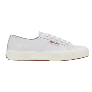 Tennis basse en cuir 2750 de SUPERGA